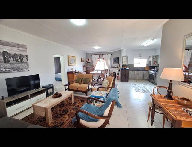 2 BEDROOM HOUSE FOR SALE IN DIE EILAND